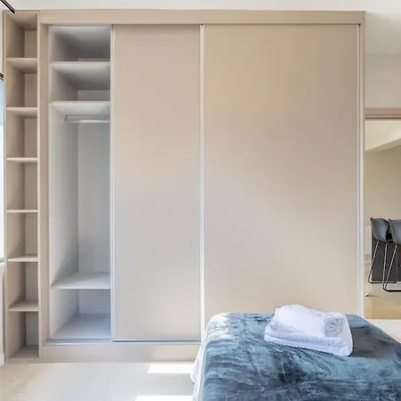 Apartment Out Of Stone - διαμέρισμα 2 υπνοδωματίων -πλατεία δημοκρατίας *