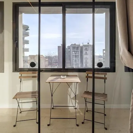 Apartment Out Of Stone - διαμέρισμα 2 υπνοδωματίων -πλατεία δημοκρατίας *