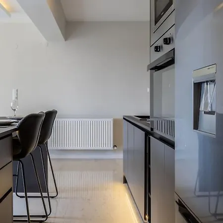 Apartamento Out Of Stone - διαμέρισμα 2 υπνοδωματίων -πλατεία δημοκρατίας Tesalónica