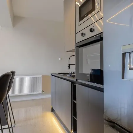 Apartamento Out Of Stone - διαμέρισμα 2 υπνοδωματίων -πλατεία δημοκρατίας